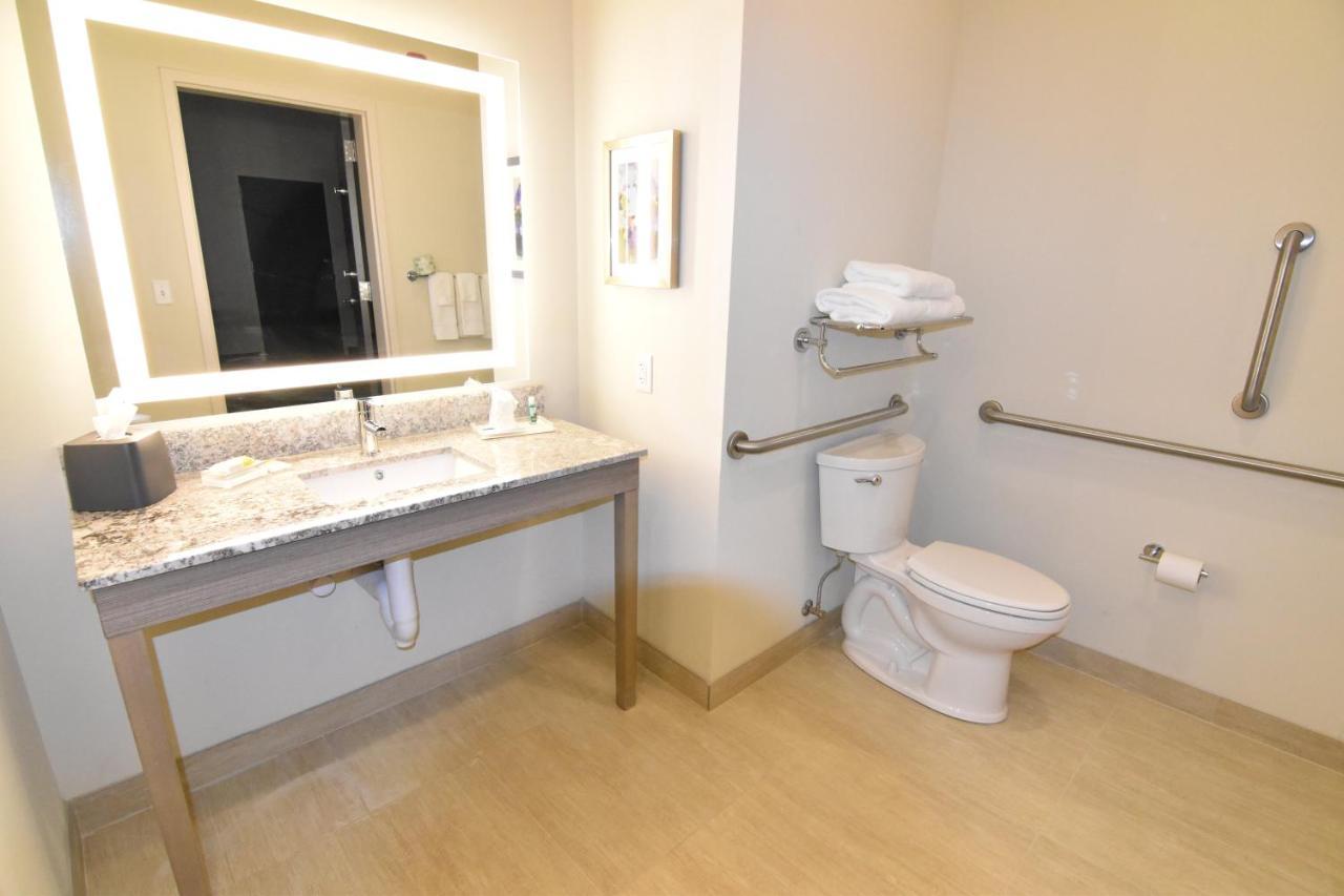 Holiday Inn - Kansas City - Northeast By Ihg Eksteriør bilde