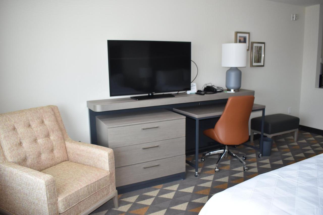 Holiday Inn - Kansas City - Northeast By Ihg Eksteriør bilde